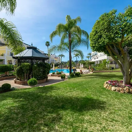 Sunny 2 Bdrm Paradise In Aloha Gardens Marbella