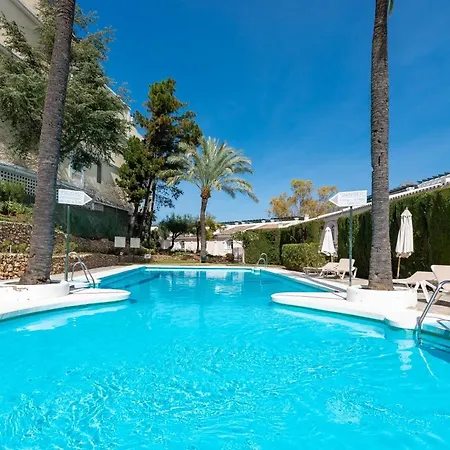 Sunny 2 Bdrm Paradise In Aloha Gardens *