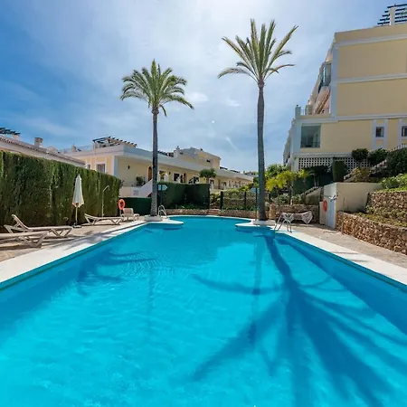 Sunny 2 Bdrm Paradise In Aloha Gardens Apartment