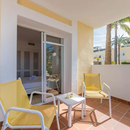 Sunny 2 Bdrm Paradise In Aloha Gardens Apartment