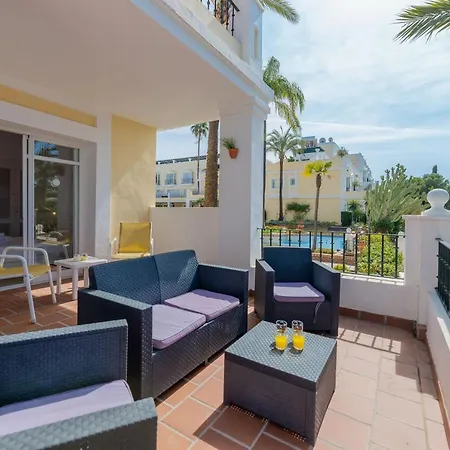 Apartment Sunny 2 Bdrm Paradise In Aloha Gardens Marbella