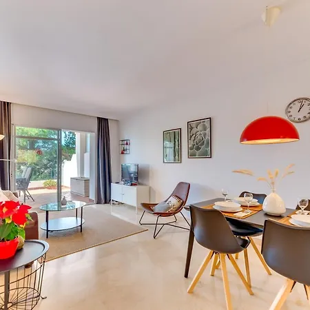 Apartment Sunny 2 Bdrm Paradise In Aloha Gardens Marbella