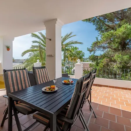 Sunny 2 Bdrm Paradise In Aloha Gardens Apartment *