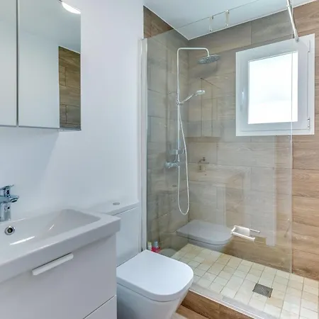 Sunny 2 Bdrm Paradise In Aloha Gardens *