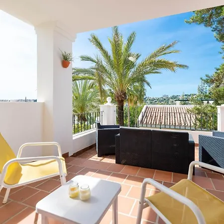 Sunny 2 Bdrm Paradise In Aloha Gardens *