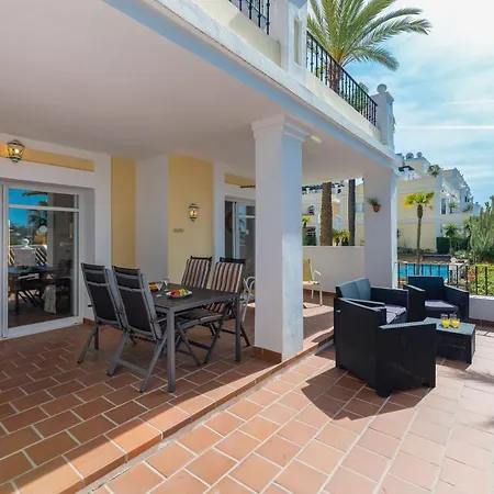 Sunny 2 Bdrm Paradise In Aloha Gardens Apartment *