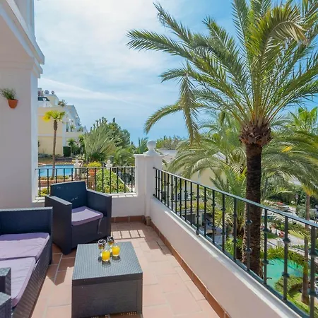 Apartment Sunny 2 Bdrm Paradise In Aloha Gardens Marbella